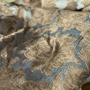 QUEEN DUVET COVER exclusive to the popular Bloomingdale’s Collection!